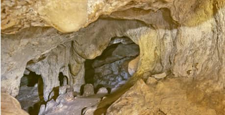 Cueva de la moneda, Villares del Saz